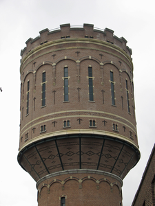 901149 Gezicht op het waterreservoir van de leegstaande watertoren (Heuveloord 25A) te Utrecht.